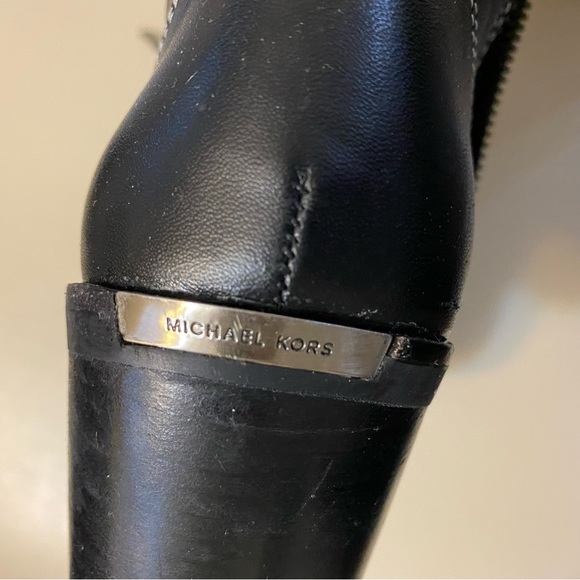 Black boots Canadian size 9,Great with skinny jeans or leggings. - Picture 5 of 5